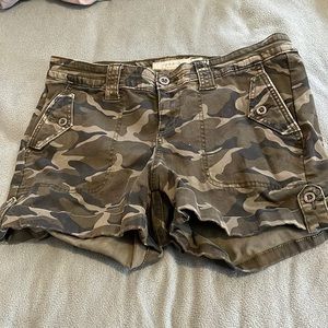 Torrid camouflage size 12 shorts
